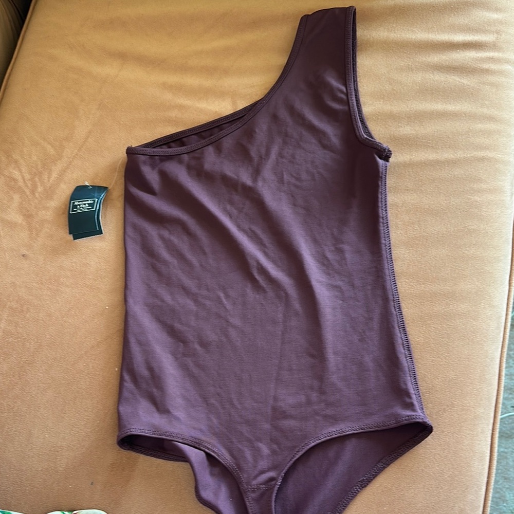 Women’s Purple One Shoulder Bodysuit Sz XS
